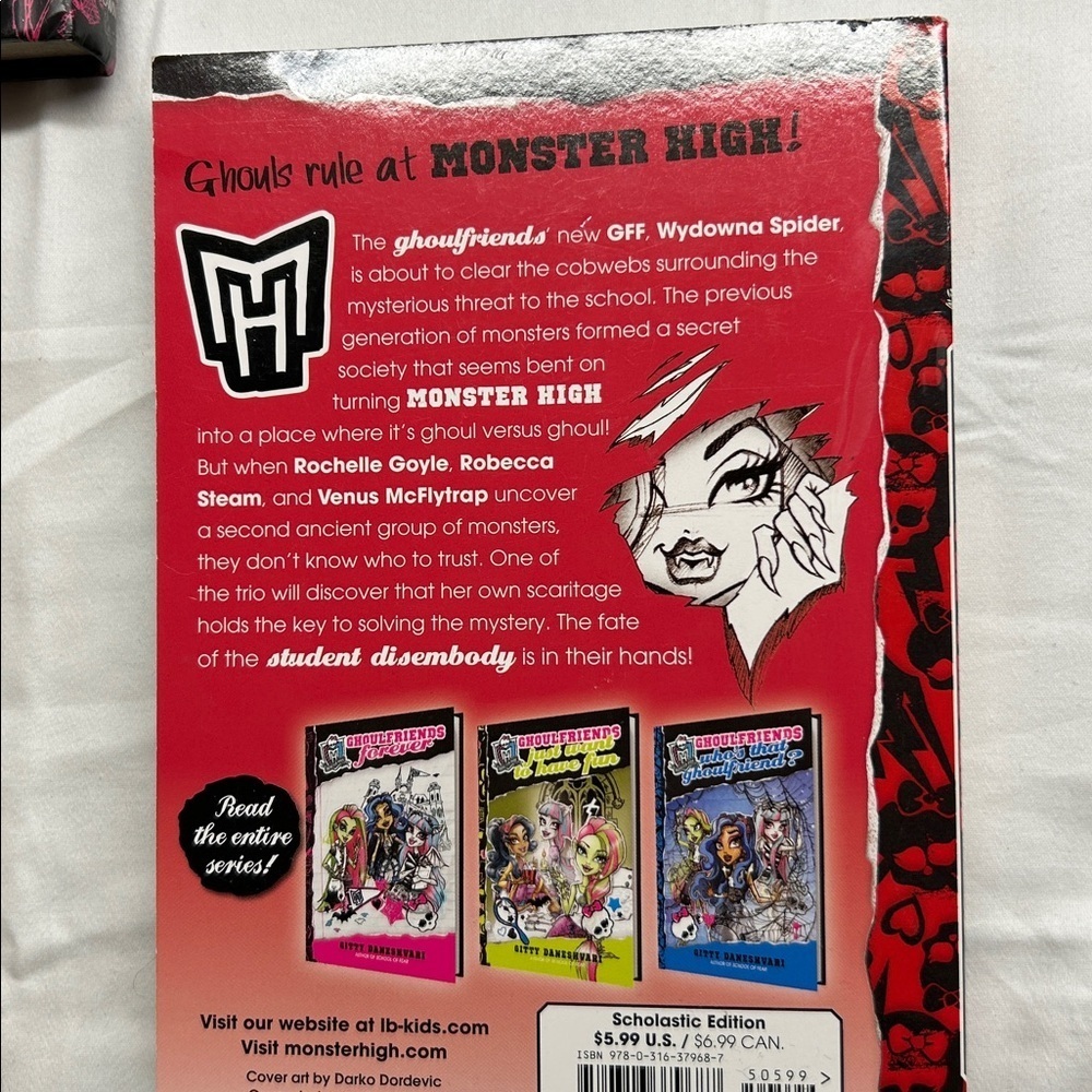 Monster High Book Bundle – 2 Hardcover + 4 Paperback Set collection - Picture 13 of 14